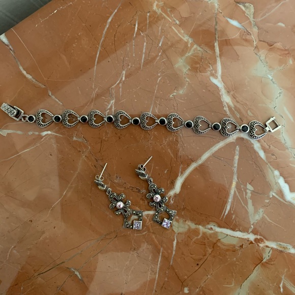 🌺Beautiful Valentine Gift Earrings and Bracelet😍 - Picture 7 of 8